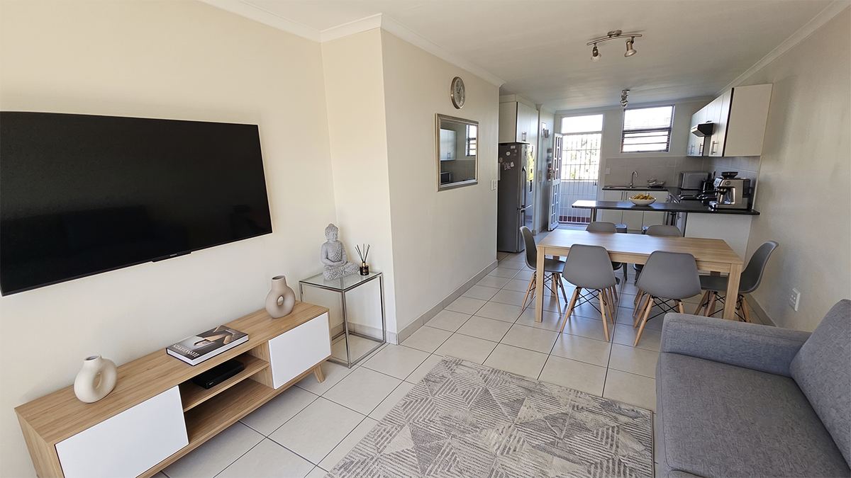 21 Channel View open plan lounge